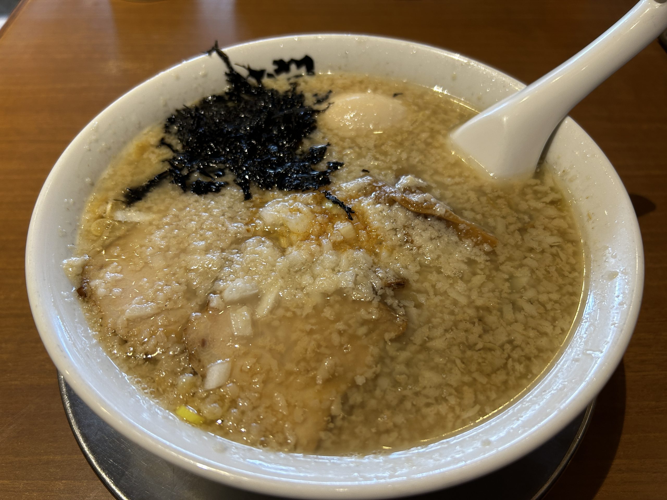 煮干と背脂が太麺に絡む極旨な中華そば「酒麺亭 潤」【新潟ローカルラーメン】 | sotokoto online（ソトコトオンライン）