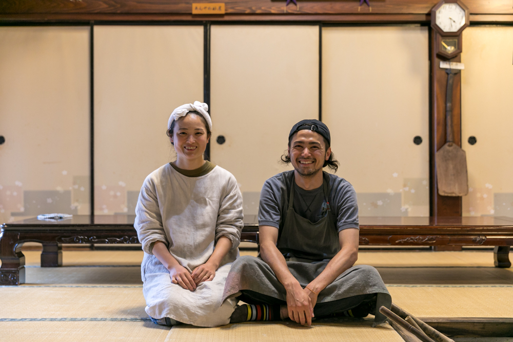   長者温泉ゆとり館 屋村祥太さん、靖子さん(波と母船)