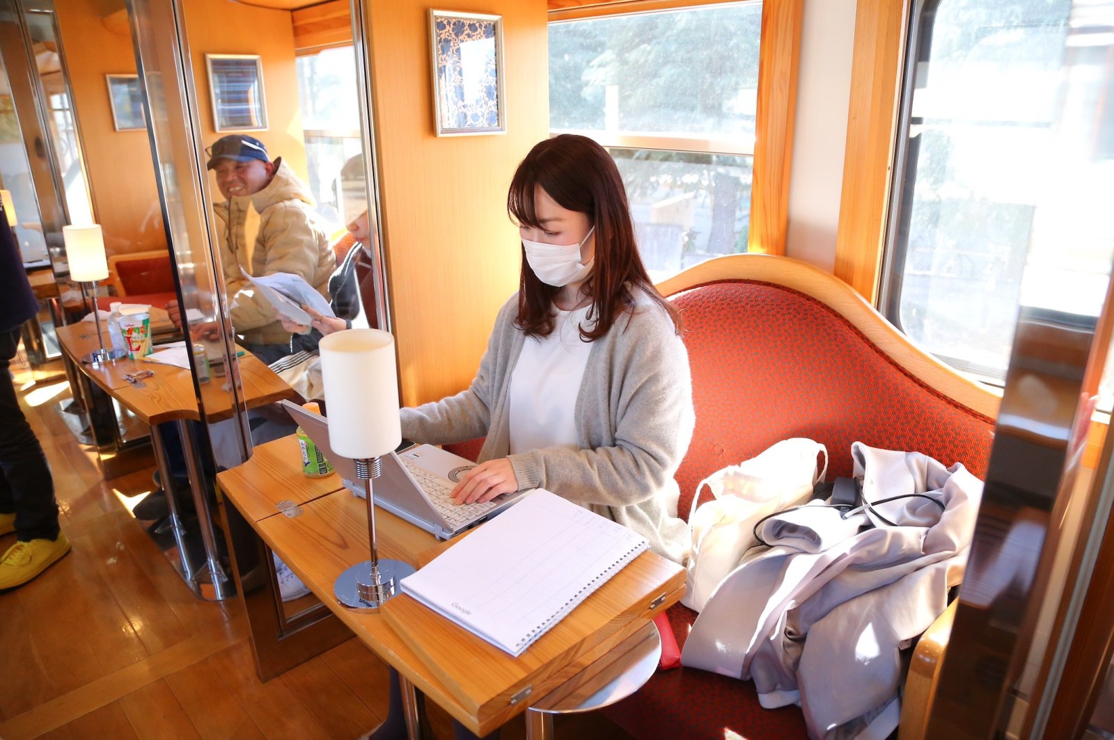 鉄道車内でワーケーション